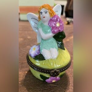 LIMOGES China Fairy hinged Trinket Box Green with purple flowers